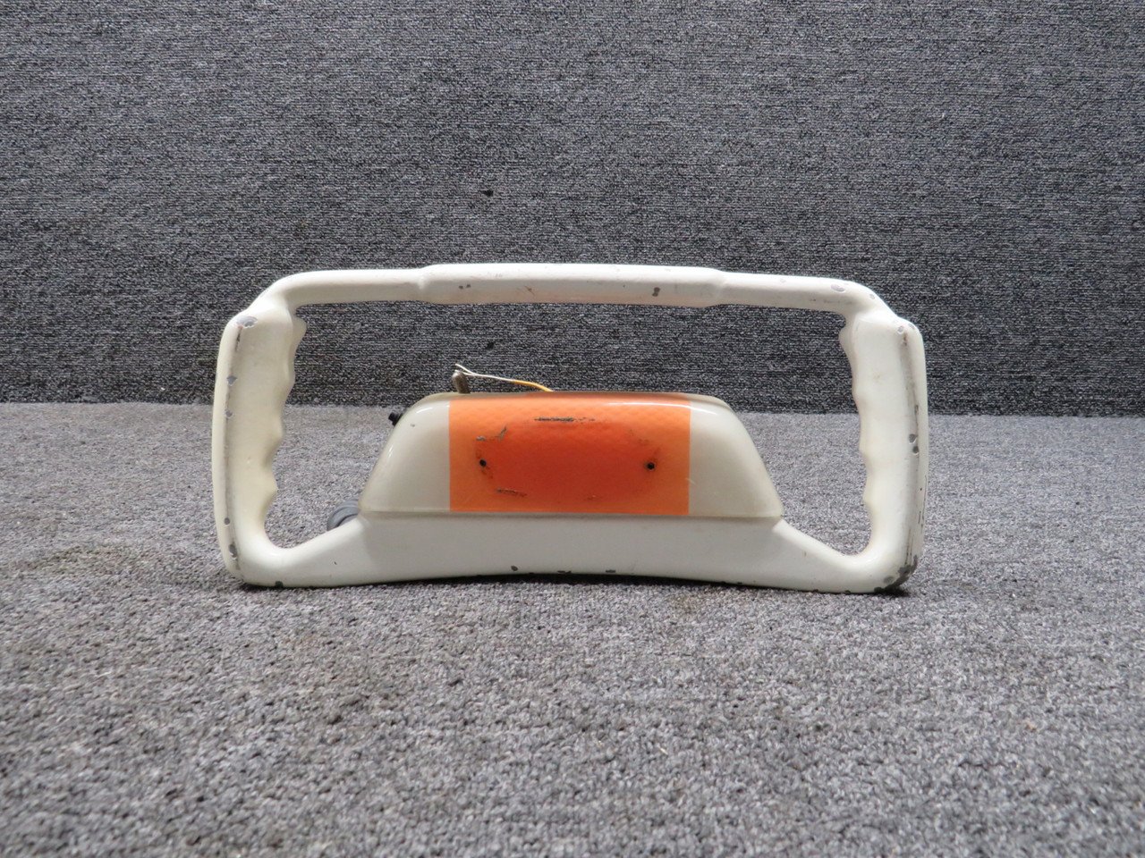 0861300-47 Cessna 310 Control Wheel and Tube Assembly (L: 18.125) (Dia: .75”)