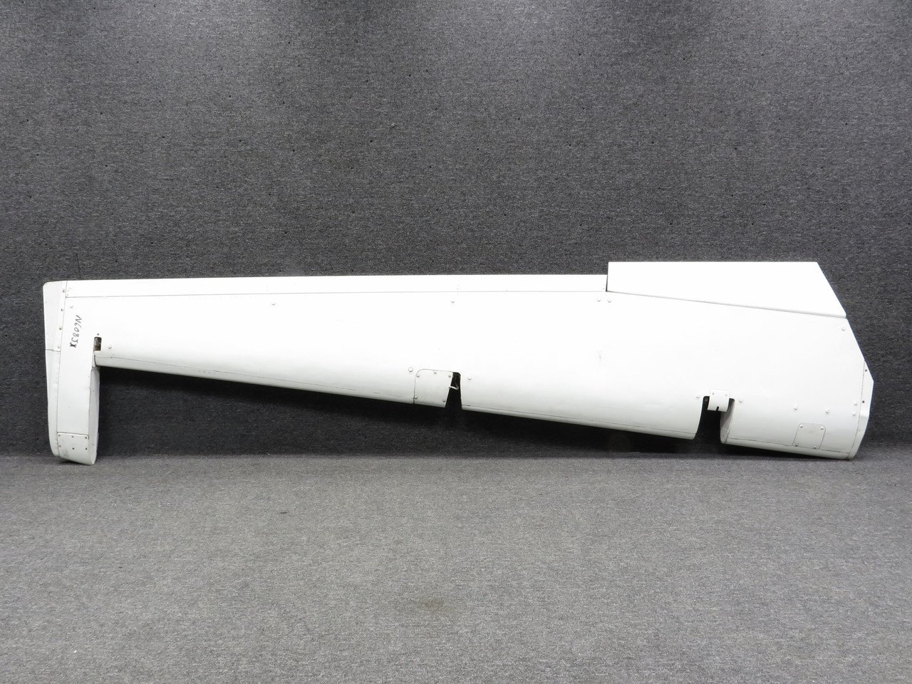 13707F423 BAE JS-31 Elevator and Tab Assembly