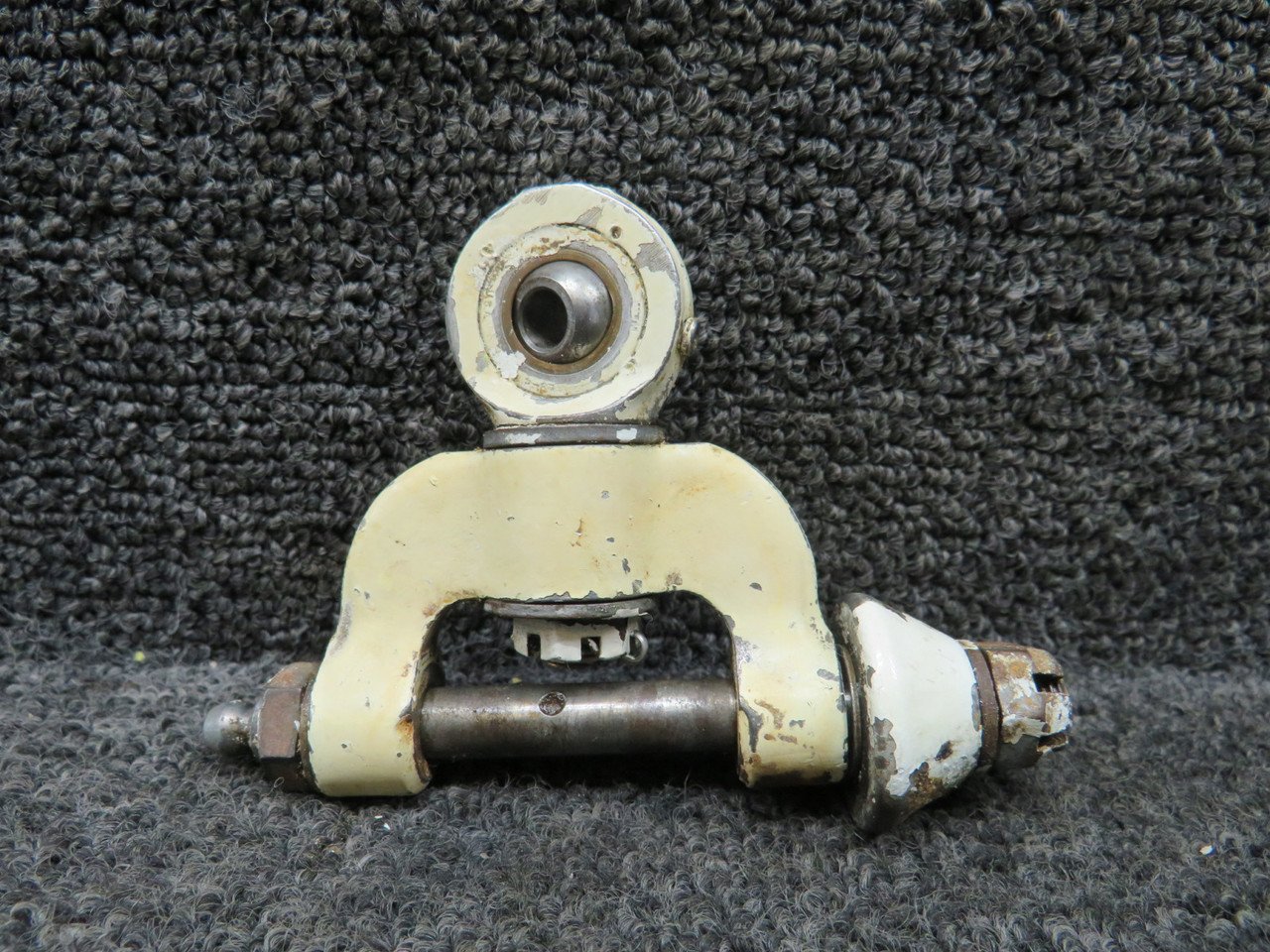 35-825007 Beechcraft D55 Nose Wheel Steering Yoke Assembly (Worn)