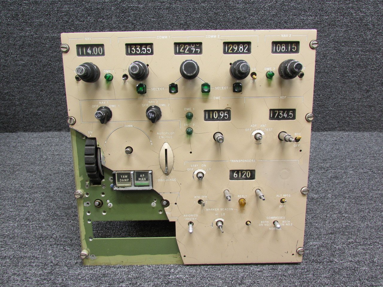 G-4340 Gables Avionics VHF Control Panel (Broken Panel, Missing Knobs) (Core)